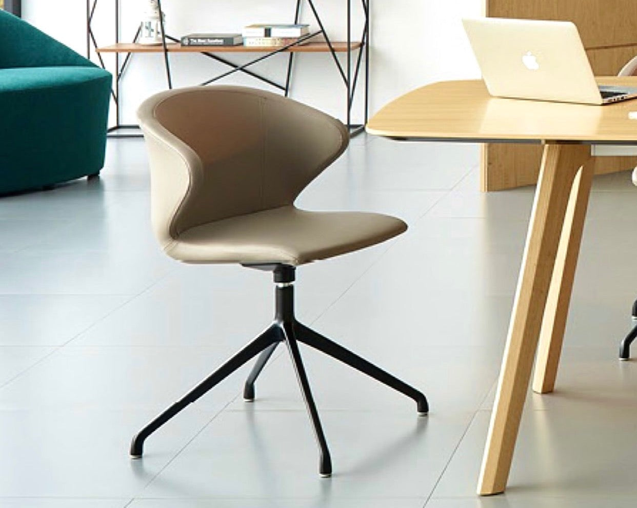 MUNI Swivel Chair
