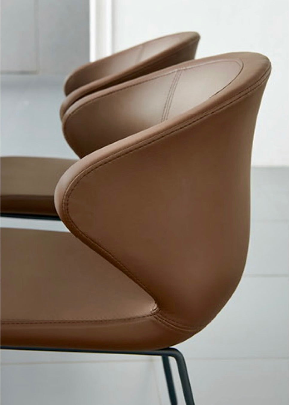 MUNI Swivel Chair
